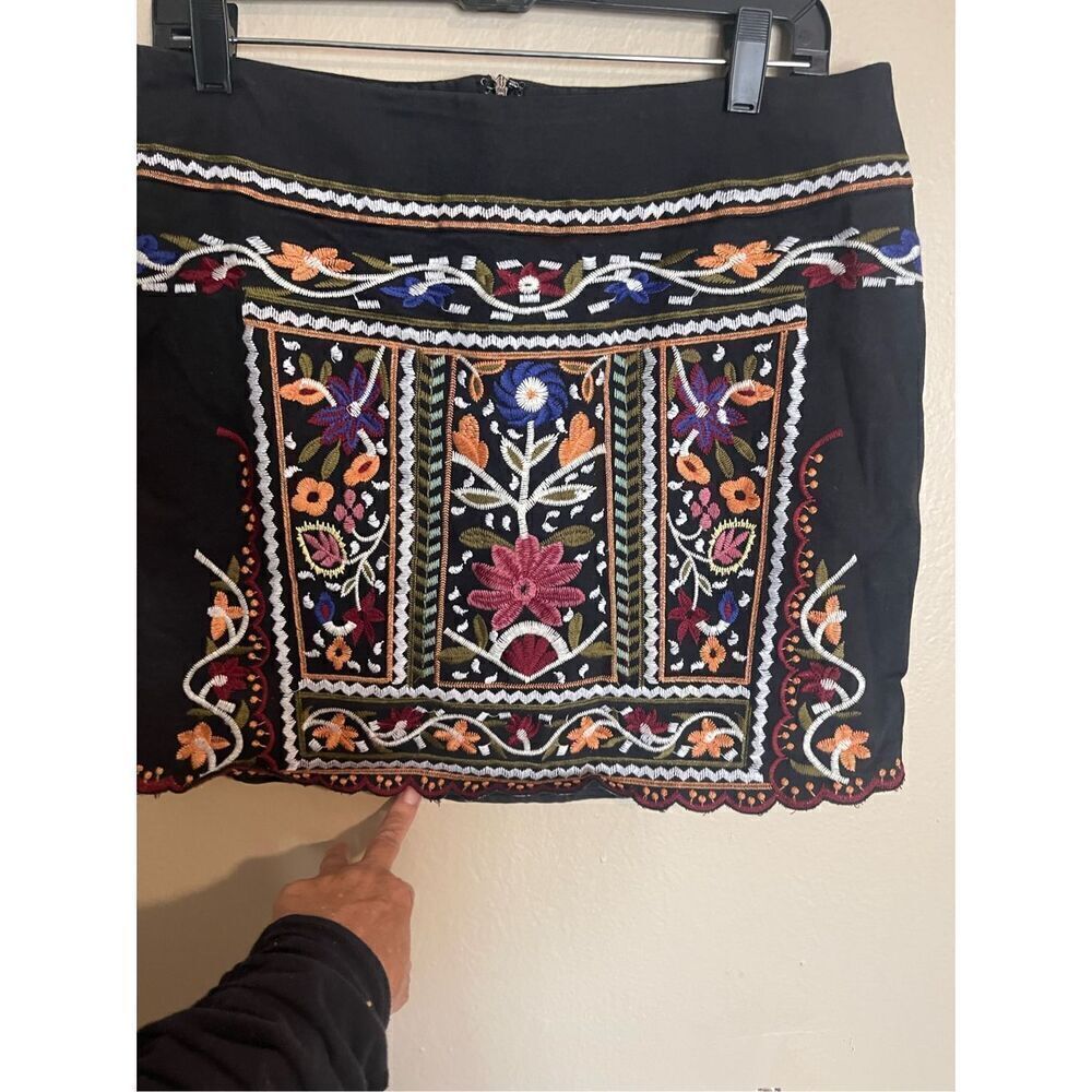 Eri + Ali Tayla Embroidered Mini Skirt Eri + Ali Tayla  Size lg